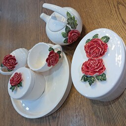 ست دو نفره چای خوری (عصرانه خوری )سرامیکی دستساز  گل برجسته ( گل رز )  با رنگ دلخواه