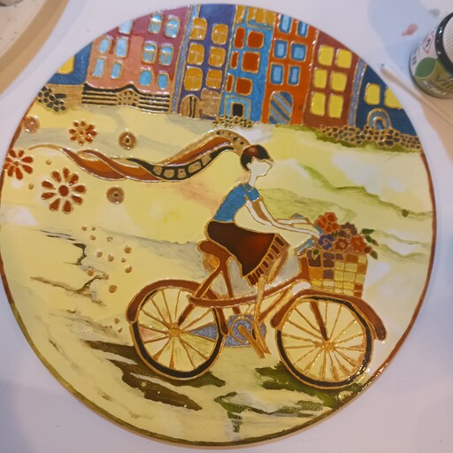 دیوارکوب دختر دوچرخه سوار نقاشی روی شیشه با رنگ خارجی قط 25 سانت 
