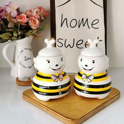 عسل خوری زنبور عسل  دختر و پسر
