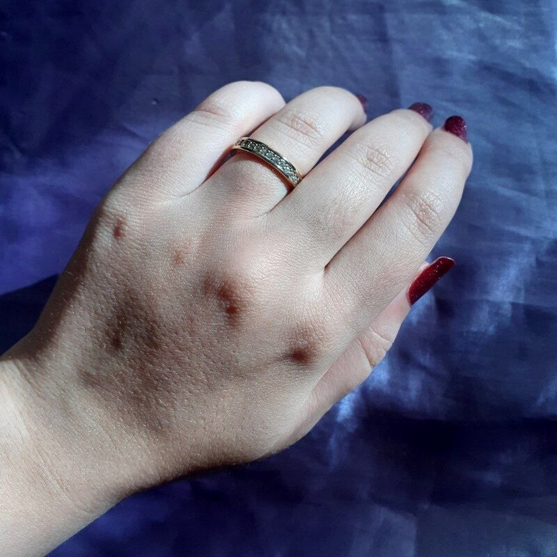 انگشتر دور نگین انگشتر زنانه رینگ نگین دار انگشتر طلایی انگشتر ظریف انگشتر مینیمال انگشتر زنانه 
