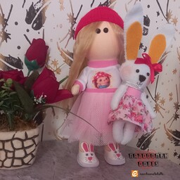 عروسک روسی طرح دختر با کفش خرگوشی و خرگوش 15 سانتی نمدی زیبا