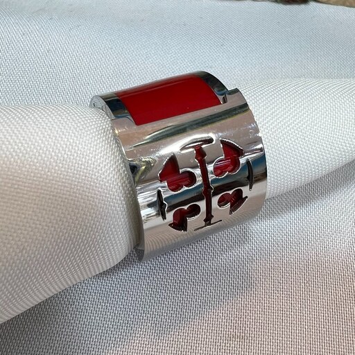 انگشتر و حلقه استیل پهن سفید و دور رنگ قرمز طرح دار دو T