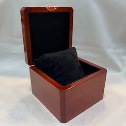 جعبه چوبی ساعت عسلی با کاور سفید کد glsr-2357