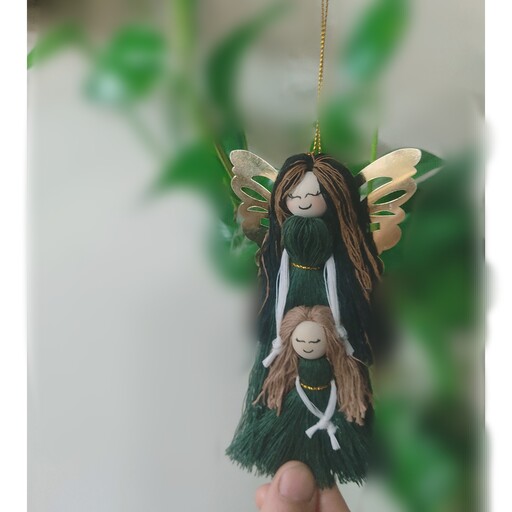 عروسک مکرومه ای فرشته ی مادر و فرزند (دختر) سبز لجنی با کمربند طلایی