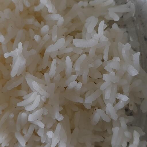  برنج کشت2 پیوندی از طارم با تخفیف 15درصد  برنجی سالم واستاندارد    که بدون استفاده از سموم شیمیایی تولید شده 