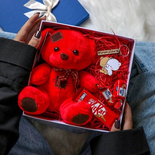 باکس عروسک خرس سرکلیدی چوبی با متن  شکلات کیت کت و دوتا شکلات کوچک