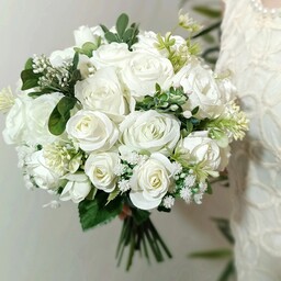 دسته گل عروس مصنوعی سفید سبک گاردن استایل 