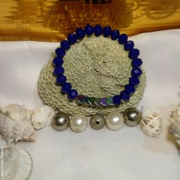 دستبند های دست ساز زنانه و دخترانه در رنگ ها و طرح های مختلف  با مهره های سنگ طبیعی و مصنوعی و غیره 
