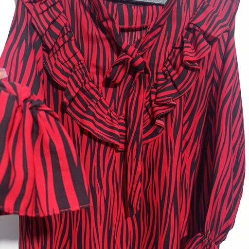 شومیز مجلسی زنانه  طرح دار فری مناسب سایز 36الی46 تک رنگ