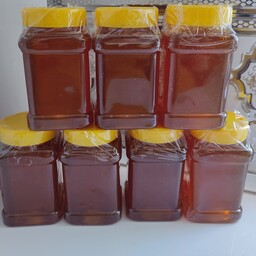عسل چهل گیاه صاف شده پنج کیلویی ظرفهای یک کیلویی 