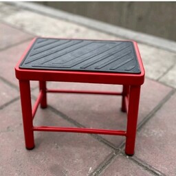 چهارپایه فلزی قرمز همه کاره