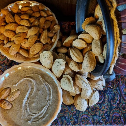 کره بادام درختی  درجه یک  (500 گرمی) - صددرصد خالص - بدون هیچگونه افزودنی - از بادام سنگی مرغوب امساله اصفهان