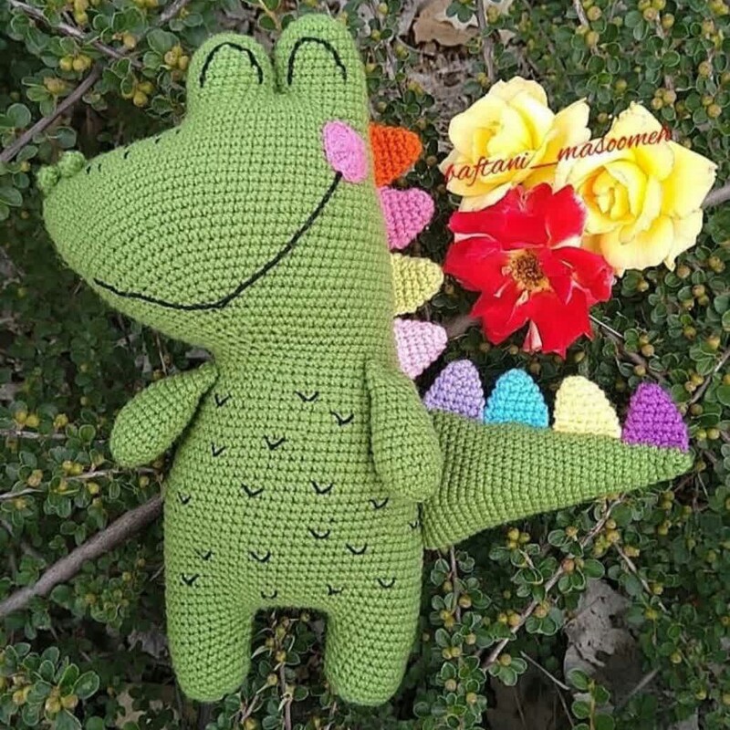 عروسک دایناسور بافتنی رنگ سبز اندازه 28 سانت