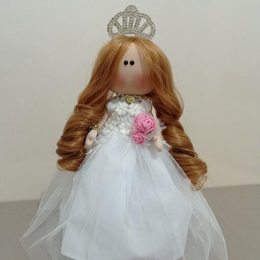 عروسک روسی عروس (ملیسا)از بهترین متریال ساخته شده در هر اندازه ومدل لباس ورنگ مویی قابل سفارش هست 