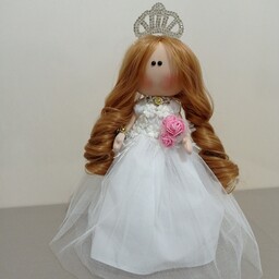 عروسک روسی عروس (ملیسا)از بهترین متریال ساخته شده در هر اندازه ومدل لباس ورنگ مویی قابل سفارش هست 