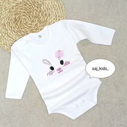 لباس نوزادی بادی زیر دکمه دار دخترانه طرح خرگوش صورتی سایز 1و2و3 مناسب نوزادان تا هجده ماه 