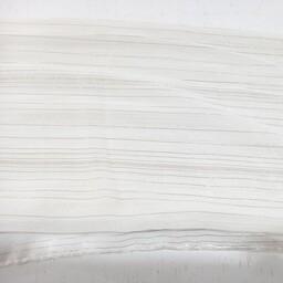 شال حریر سفید مجلسی ، ظریف و زیبا با خطوط نقره ای شاین دار  ، فوق العاده شیک و سبک 