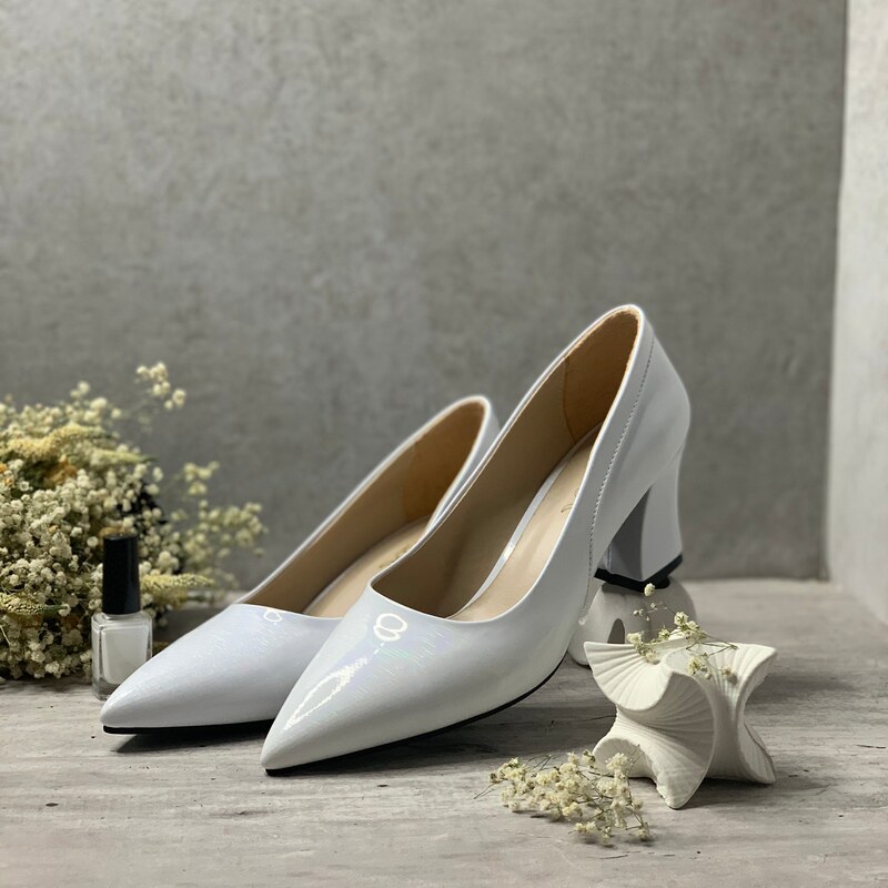 کفش مجلسی پاشنه دار زنانه ورنی هفت رنگ سفید سایز36 تا 40کفش پاارا