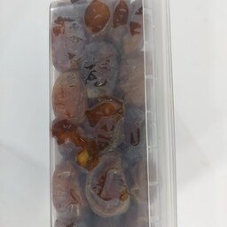 خرمای برحی خرمشهر در بسته بندی 750 گرمی ظرف در دار پلاستیکی