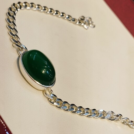 دستبند نقره عیار 925 مردانه کارتیر مدل سنگ دار سنگ  عقیق سبز 