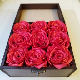 باکس گل مصنوعی چوبی مدل گل رز