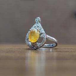 انگشتر نقره زنانه با نگین یاقوت زرد و مخراجکاری الماس سنتاتیک