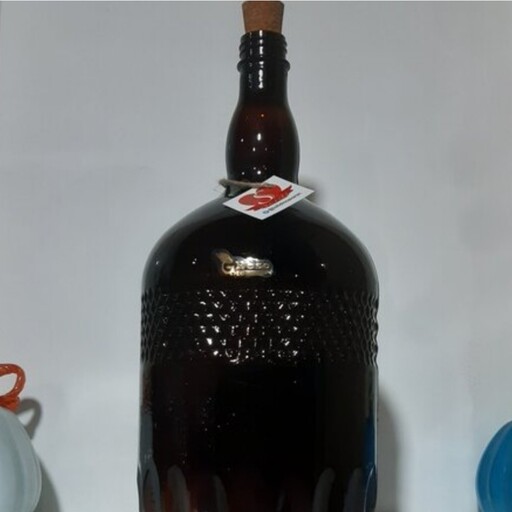 بطری  و قرابه پنج لیتری ادوین شیشه قهوه ای دست ساز پرس فوتی با دودرب پلاستیکی وچوب پنبه پرتغالی وارداتی 