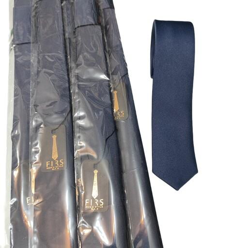 کراوات مردانه ساتن ساده سرمه ای رنگ همراه با اشانتیون دستمال جیب ارسال رایگان
