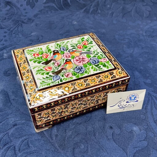 جعبه خاتمکاری به همراه نقاشی گل و مرغ ابعاد 10در 12