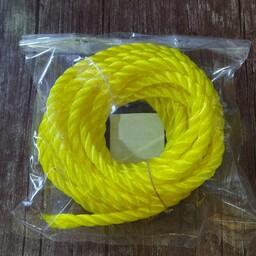 طناب پلاستیکی درجه یک سایز 8 رنگ زرد وزن 213 گرم طول 6 متر 