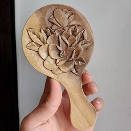  آینه چوبی دسته دار  طرح گل منبت شده ی  چوبینک