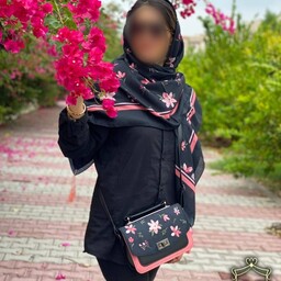 ست کیف و روسری زنانه ست کیف و شال زنانه روسری نخی رنگ مشکی با گل های گل بهی  mo252