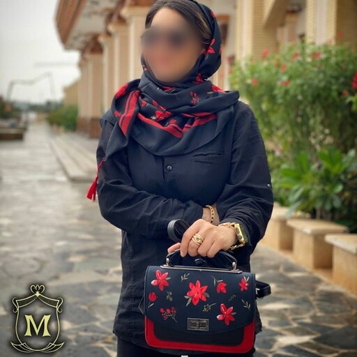 ست کیف و روسری زنانه ست کیف و شال زنانه روسری رنگ مشکی قرمز روسری منگوله دار ست مشکی mo255