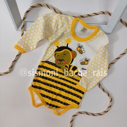 لباس تیکه ای نوزادی طرح زنبوری زیبا