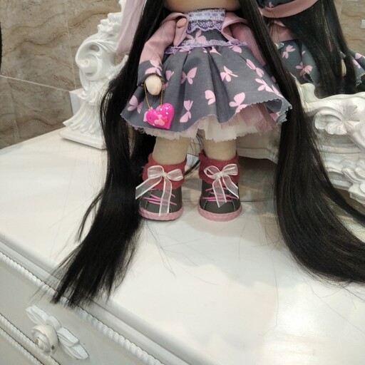 عروسک روسی  با موهای بلند