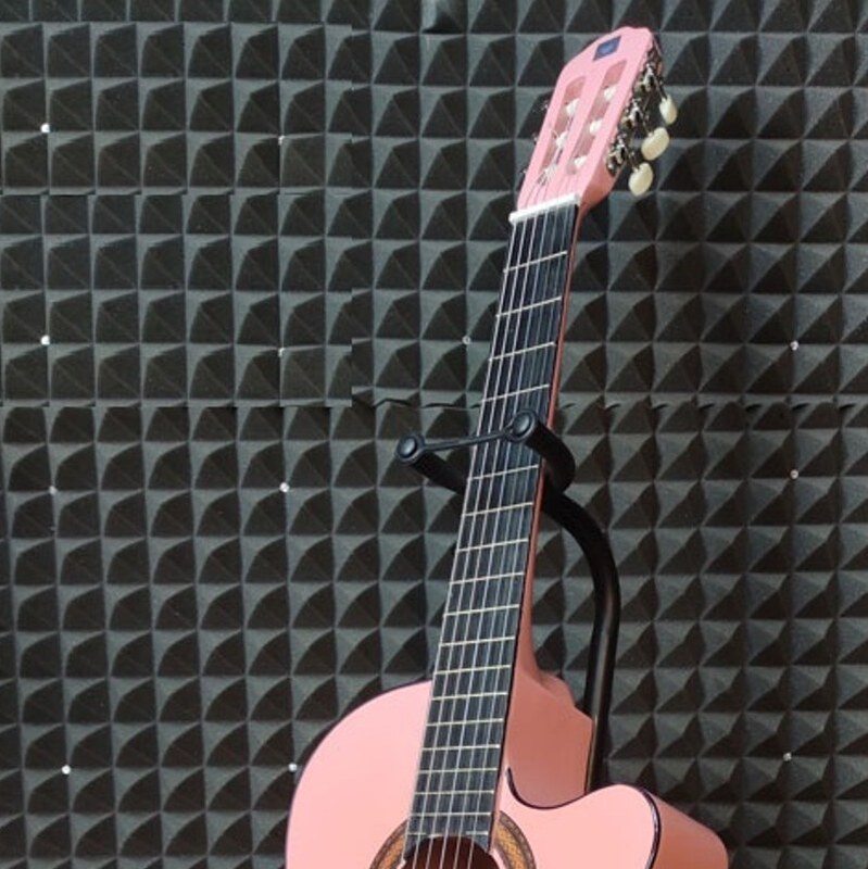 گیتار کلاسیک دیاموند کاتوی رنگ صورتی همراه با سافت کیس ضدضربه و پیک(مضراب گیتار) و ارسال رایگان