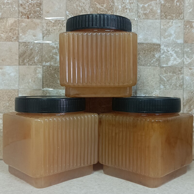 عسل طبیعی کنجد غیر تغذیه ای محصول کندوهای خودمون صددرصد تضمینی پرولین در عسل حدود 490 یک کیلویی خالص 