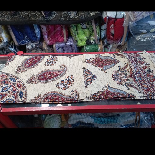 رومیزی سنتی اصفهان قلمکاری دومتر در یک و سی و پنج