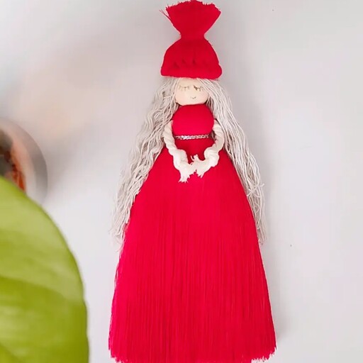 عروسک مکرومه،بافته شده با نخ مکرومه و مهره چوبی،قابل اجرا در رنگ و اندازه دلخواه شما