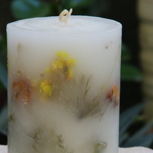 شمع استوانه ای  گل خشک سفید رنگ