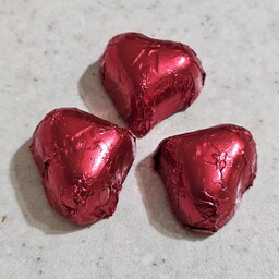 شکلات قلبی قرمز بسته نیم کیلویی