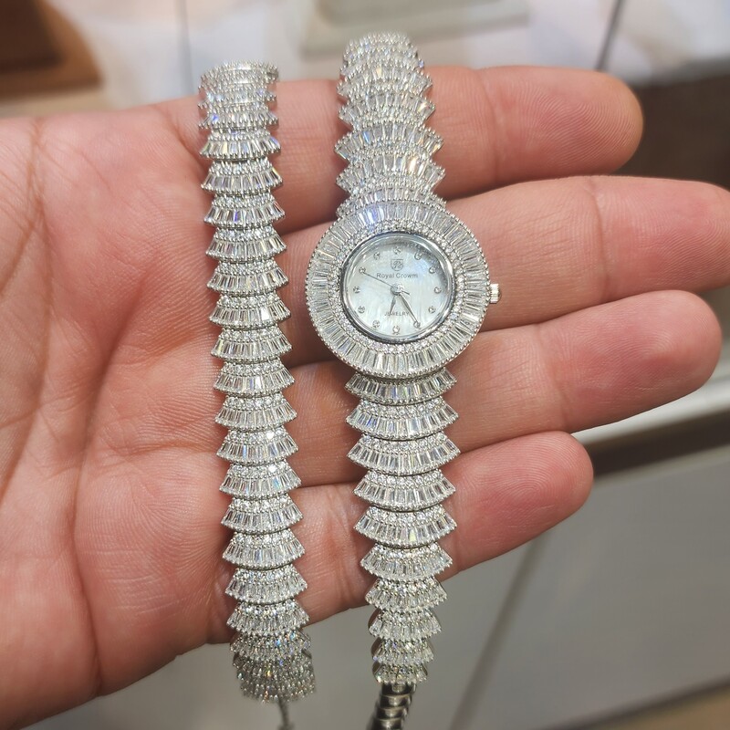 ست ساعت و دستبند نقره 925 روکش طلا سفید همراه با نگین های باگت جواهری و موتور ژاپنی 