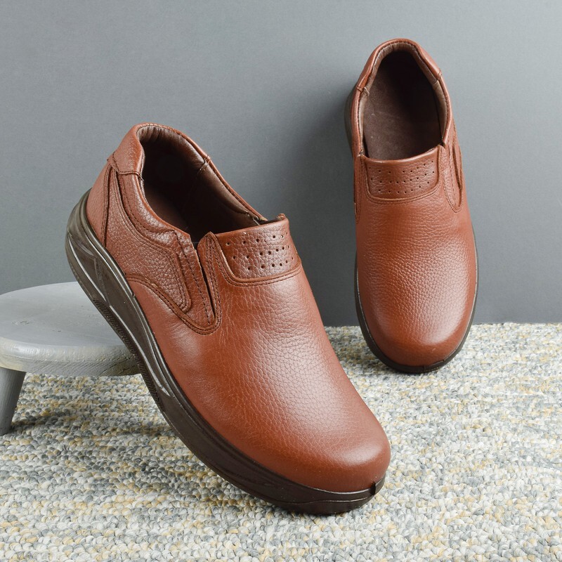 کفش روزمره مردانه مدل  چرم طبیعی رنگ عسلی بدون بند کد 173513 سایز 40 تا 44