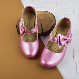 کفش مجلسی دخترانه رنگ سرخابی مدل چسبی بغل پاپیون پاشنه 3.5 سانتی کد 355215 سایز 26 تا 36