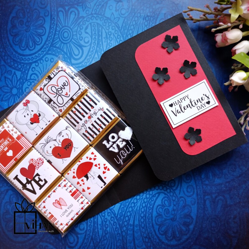 گیفت شکلات ولنتاین بسته 9 تایی با کاور مقوایی تزیین شده به همراه یک عدد کارت تبریک 