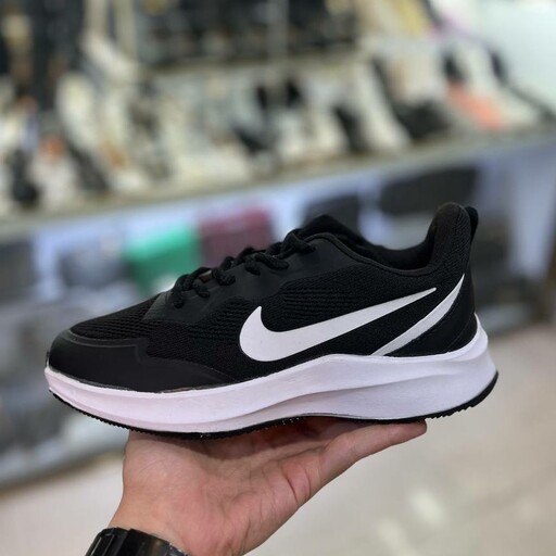 کتونی نایک دخترانه زنانه کفش ونس اسپورت اسپرت سفید مشکی نایکی NIKE شیک طبی لژدار لژ دار نرم سبک رانینگ راحت راحتی