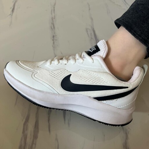 کتونی نایک دخترانه زنانه کفش ونس اسپورت اسپرت سفید مشکی نایکی NIKE شیک طبی لژدار لژ دار نرم سبک رانینگ راحت راحتی بندی