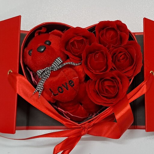 جعبه سوپرایز ،هدیه ولتناین،پک ولنتاین،روزعشق،جعبه قلبی،خرس قرمز قلب به دست ،گل رز ،جعبه زیبا ،پک هدیه،باکس گل ،هدیه 