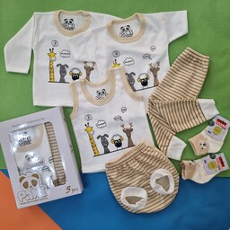 ست 5 تکه جعبه ای نوزادی تا 9 ماه اسپرت دختر و پسر  شامل بلوز آستین کوتاه تاپ شرت شلوار بلوز آستین بلند