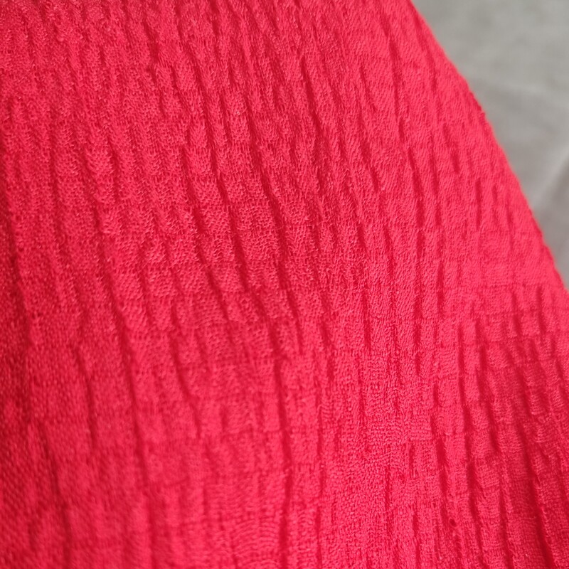 شال نخی قرمز قواره دار ،پفکی مدل چروک سبک سر نمیخوره مخصوص فصل بهار و تابستان،برای هدیه روز د ختر کادوی تولد